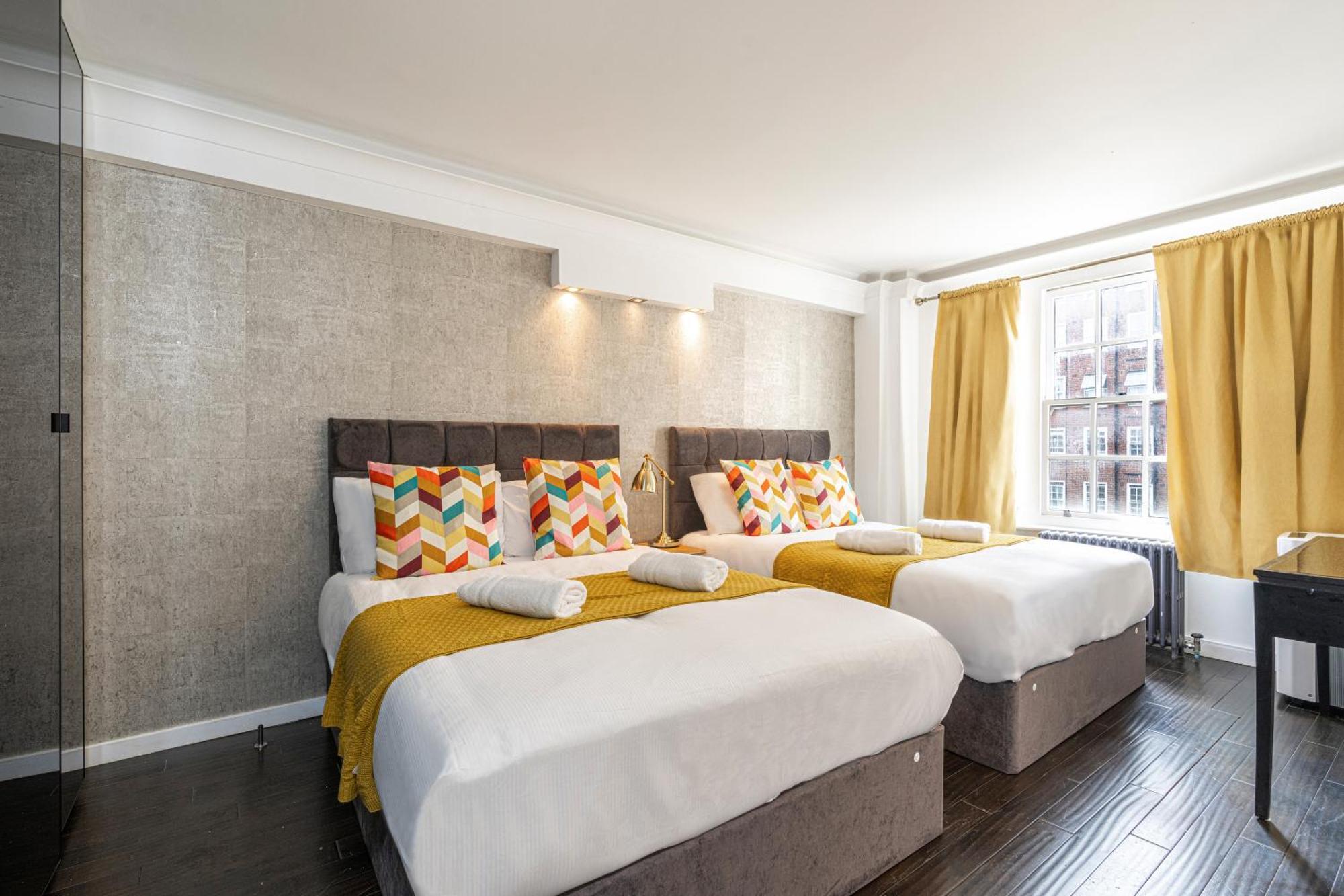 Elegant 3 Bedrooms Near Hyde Park & Oxford St * Лондон