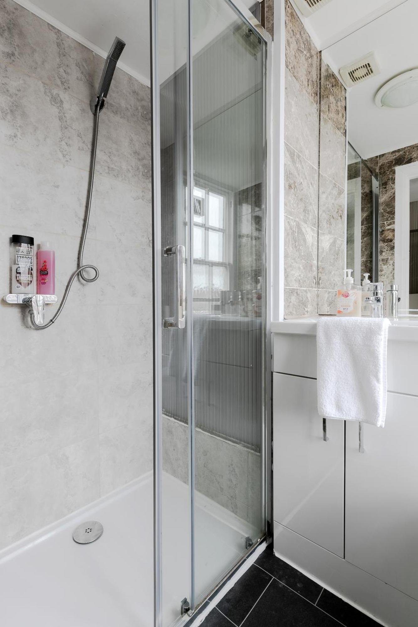 Elegant 3 Bedrooms Near Hyde Park & Oxford St Лондон