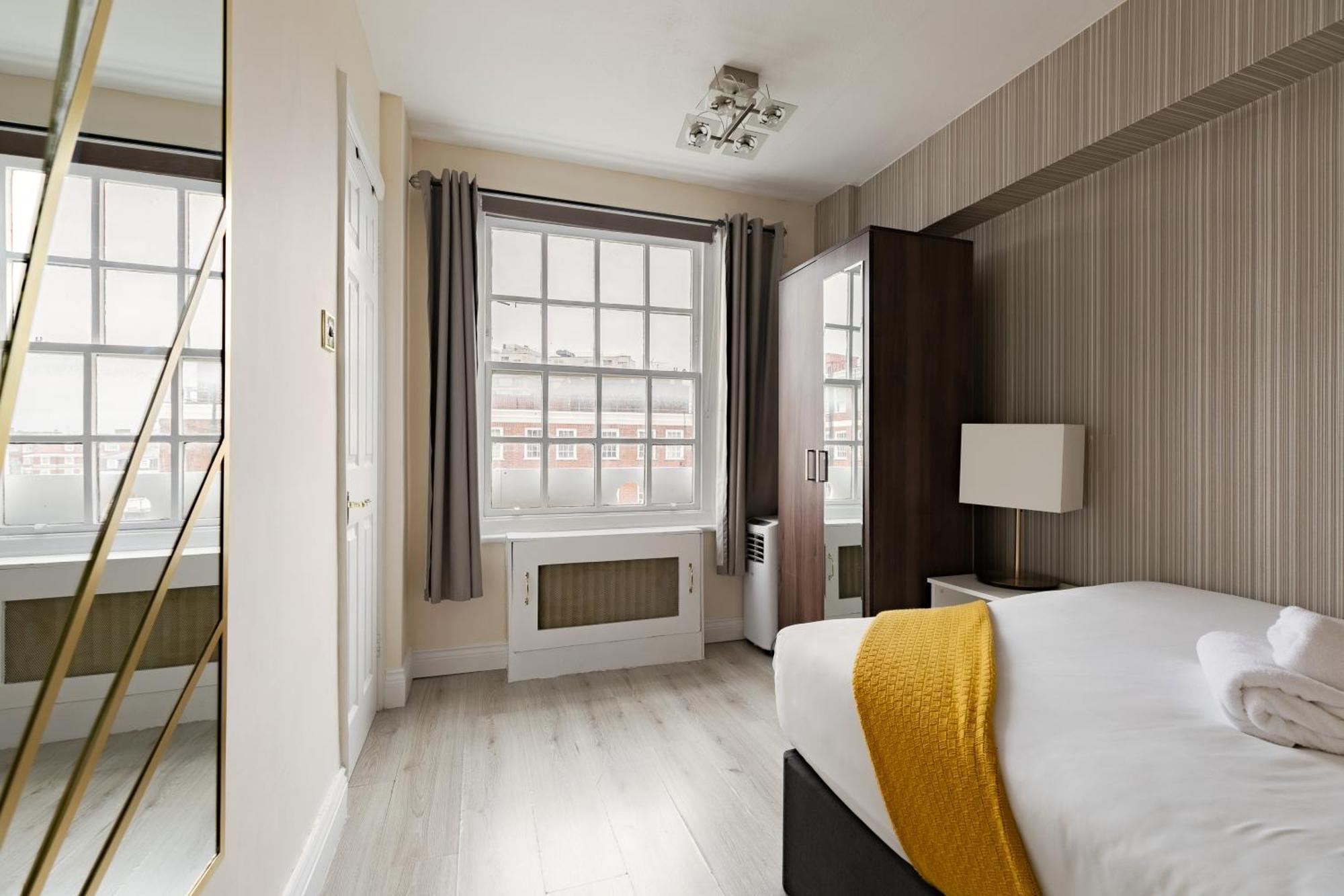 Elegant 3 Bedrooms Near Hyde Park & Oxford St Апартаменты Лондон