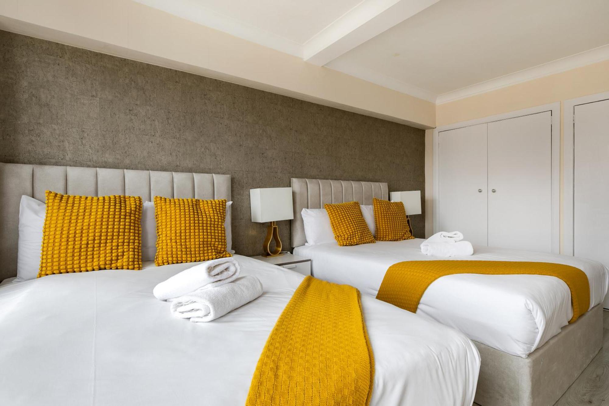 Апартаменты Elegant 3 Bedrooms Near Hyde Park & Oxford St Лондон